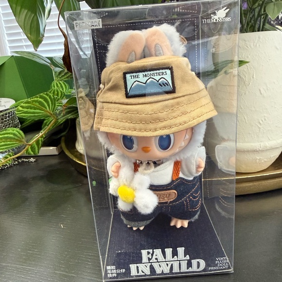 THE MONSTERS FALL IN WILD SERIES-
Vinyl Plush Doll Pendant - Picture 1 of 8